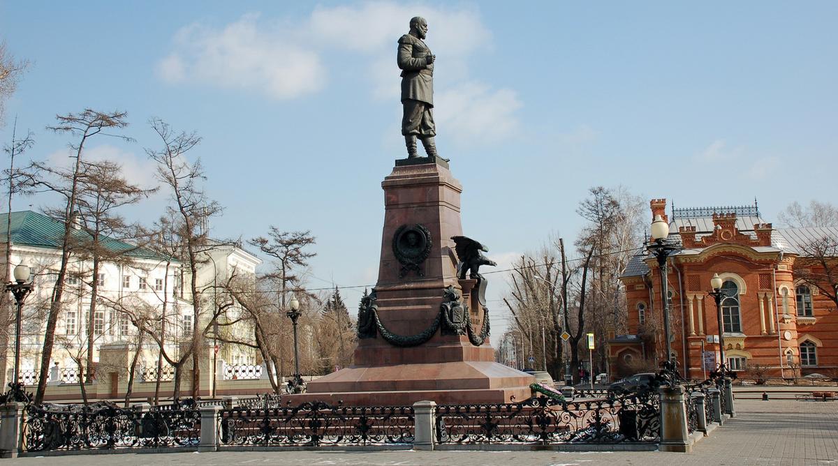 Памятник Александру 111